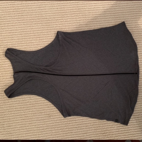 Lululemon tank - Picture 2 of 5